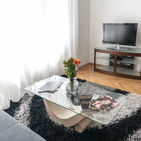 Volksgarten Apartment *