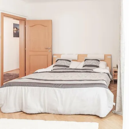 Volksgarten Apartman Graz