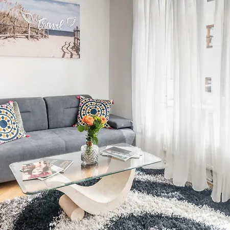Volksgarten Apartman *