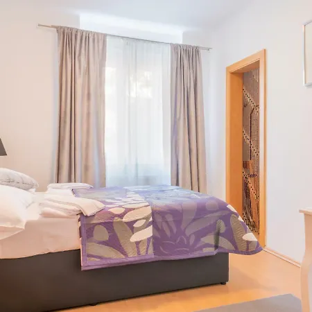 Apartman Volksgarten *